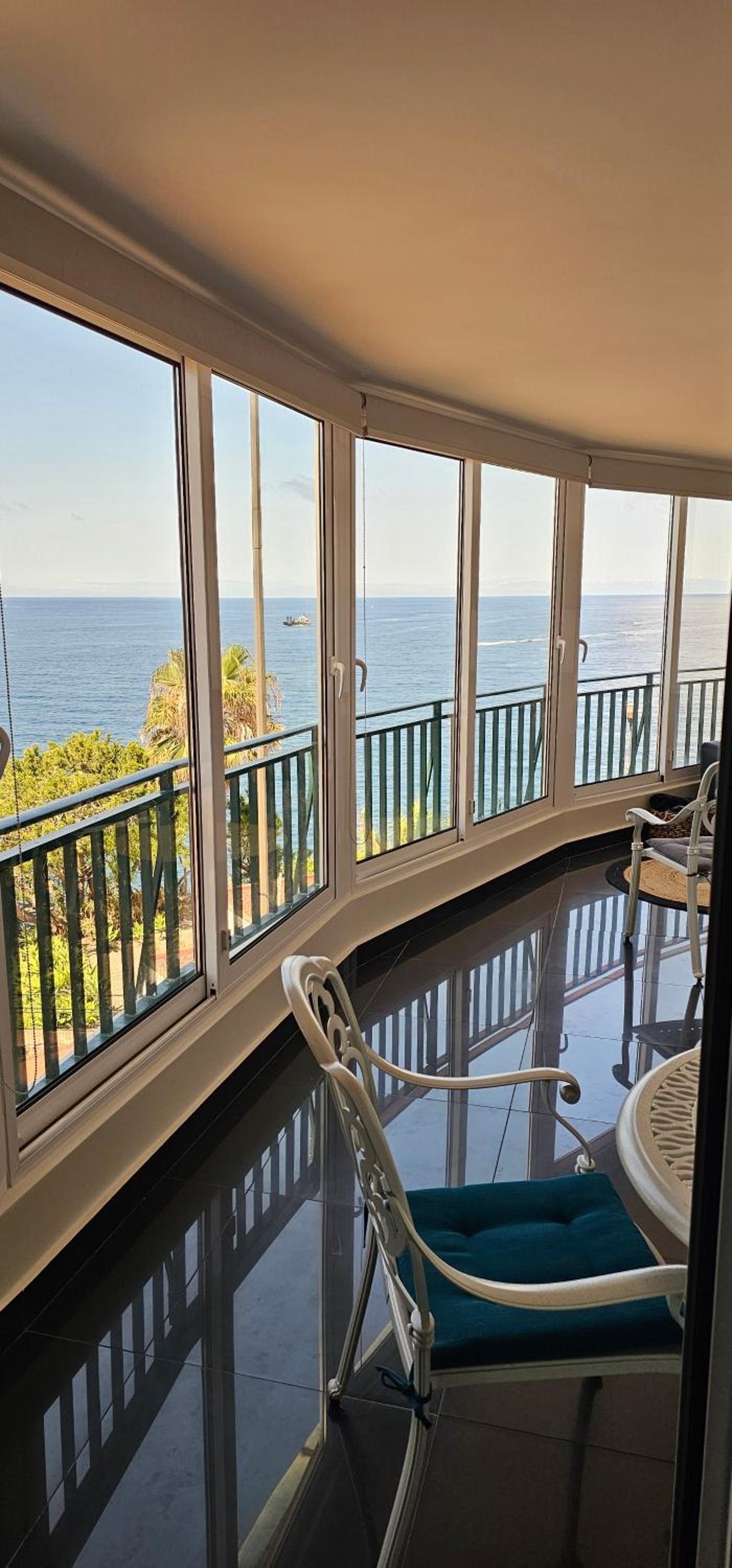 Blue Diamond-seaview & free park view 4