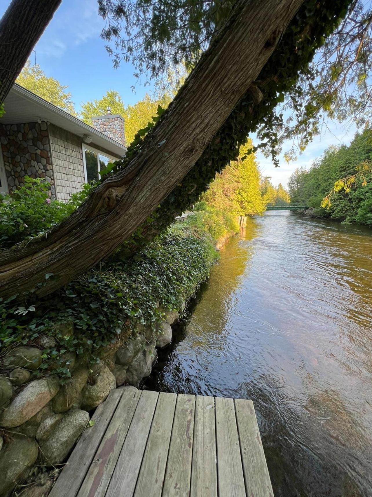 Monarch Lodge, Giant Riverview, Hot Tub, Fireplace