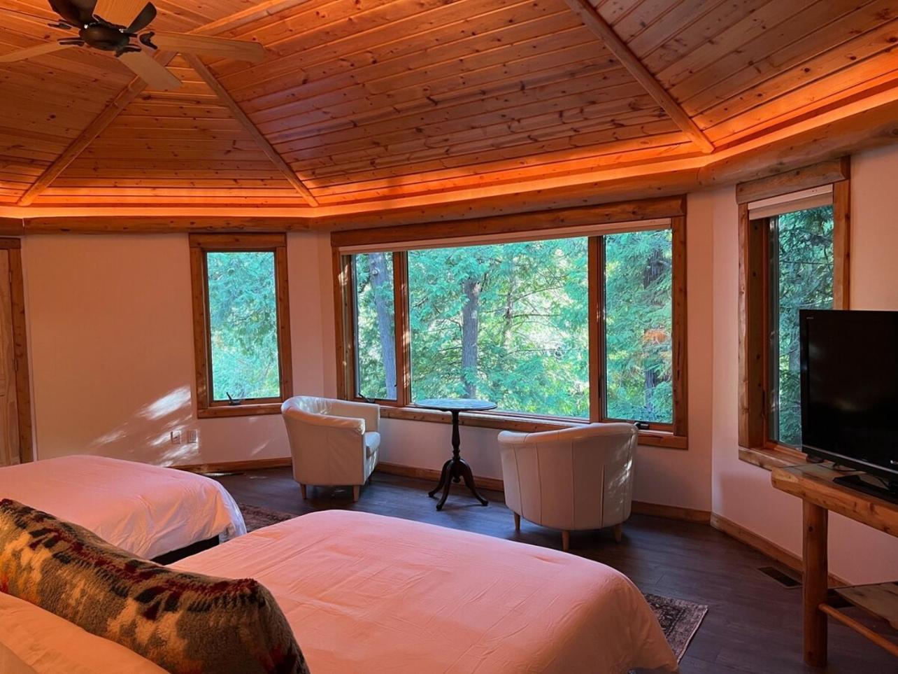 Monarch Lodge, Giant Riverview, Hot Tub, Fireplace