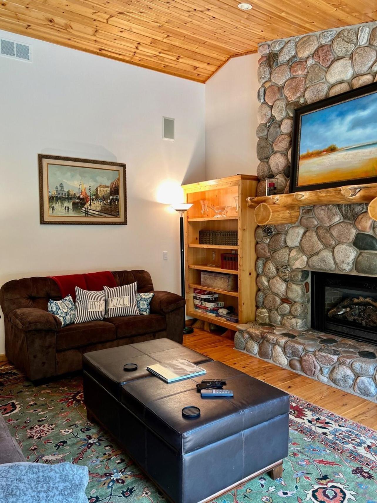 Monarch Lodge, Giant Riverview, Hot Tub, Fireplace