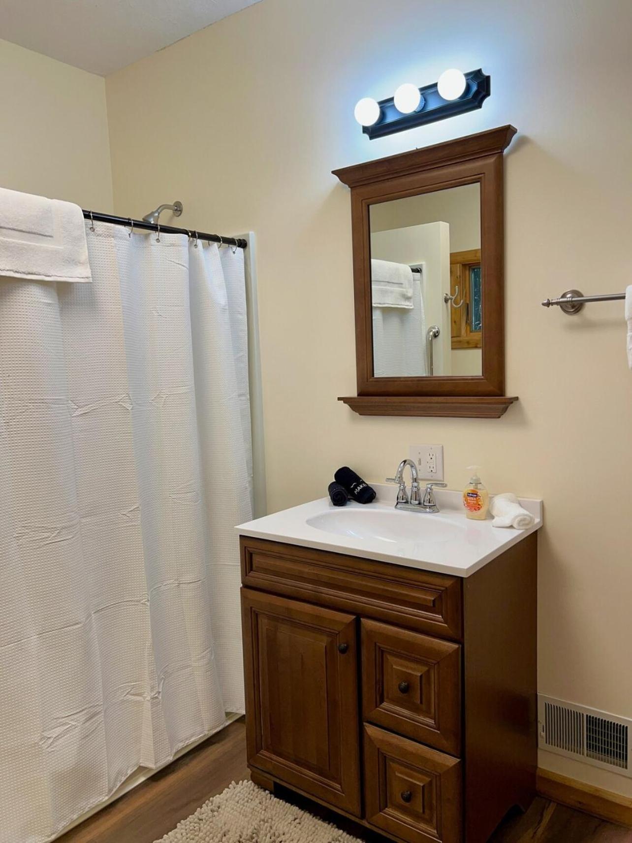 Monarch Lodge, Giant Riverview, Hot Tub, Fireplace