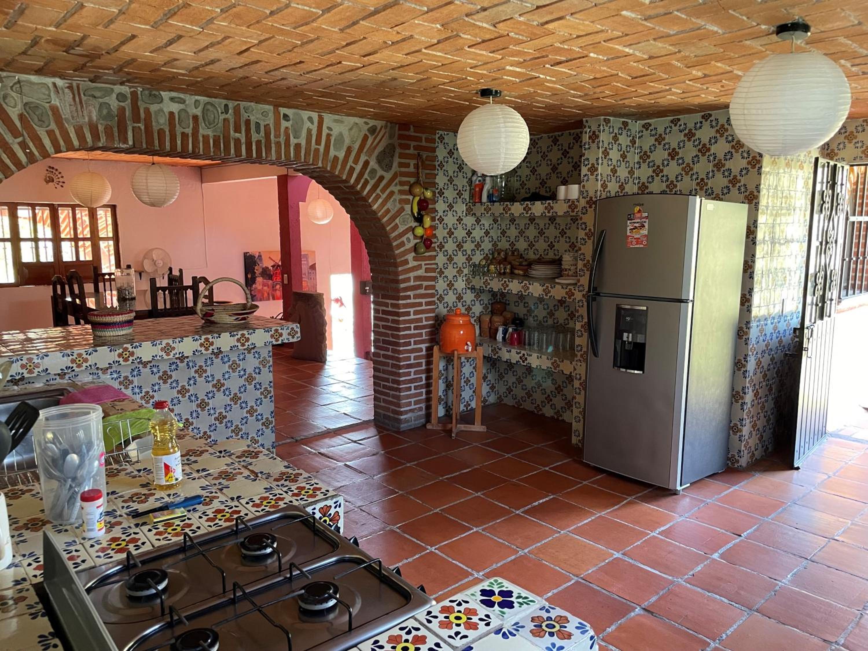 La Escondida, alberca, jardín, asador y vistas