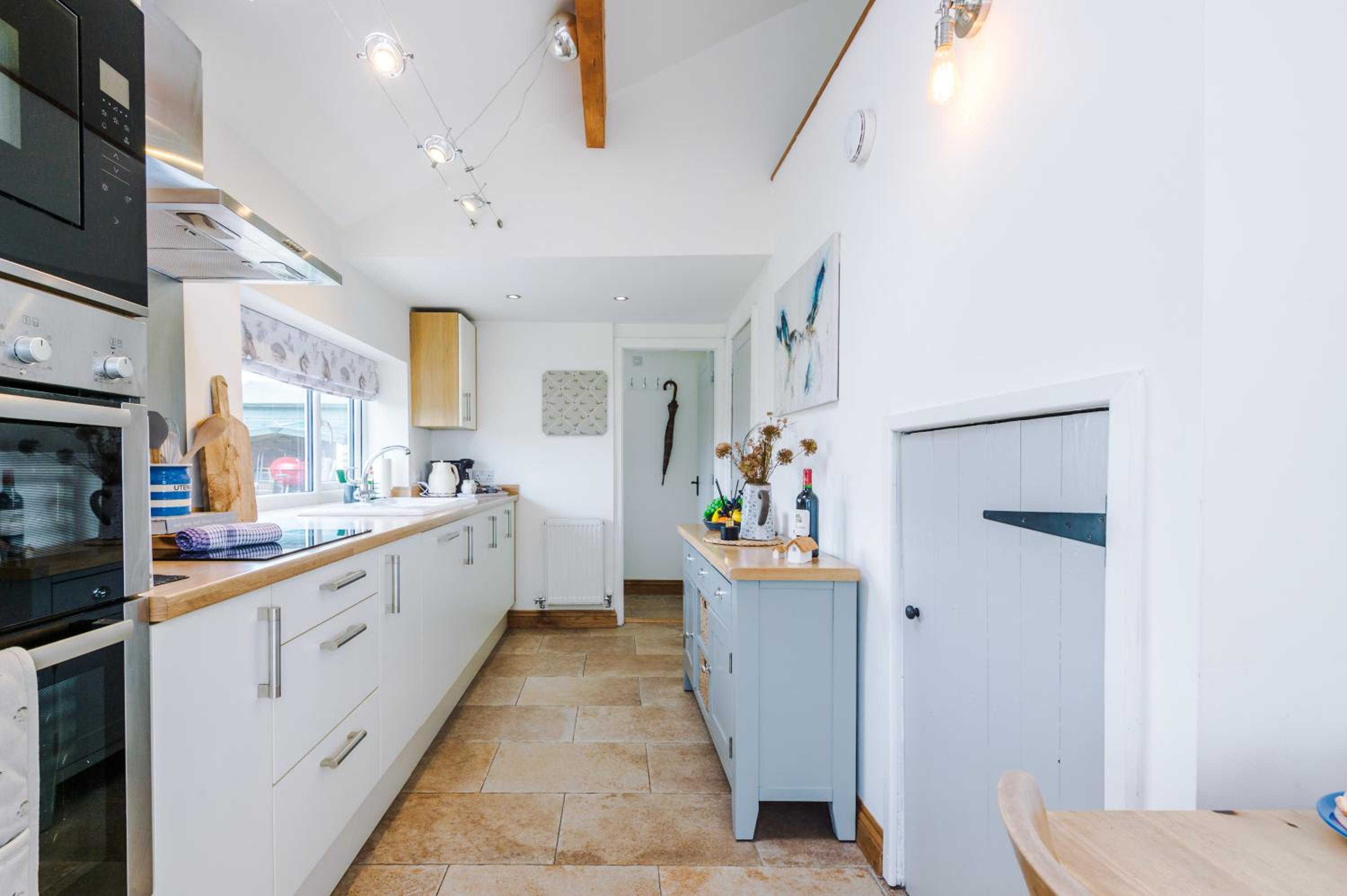 NEW! Stunning 3- Bed Cottage in Audlem by 53 Degrees Property, Ideal for Families & Groups! view 3