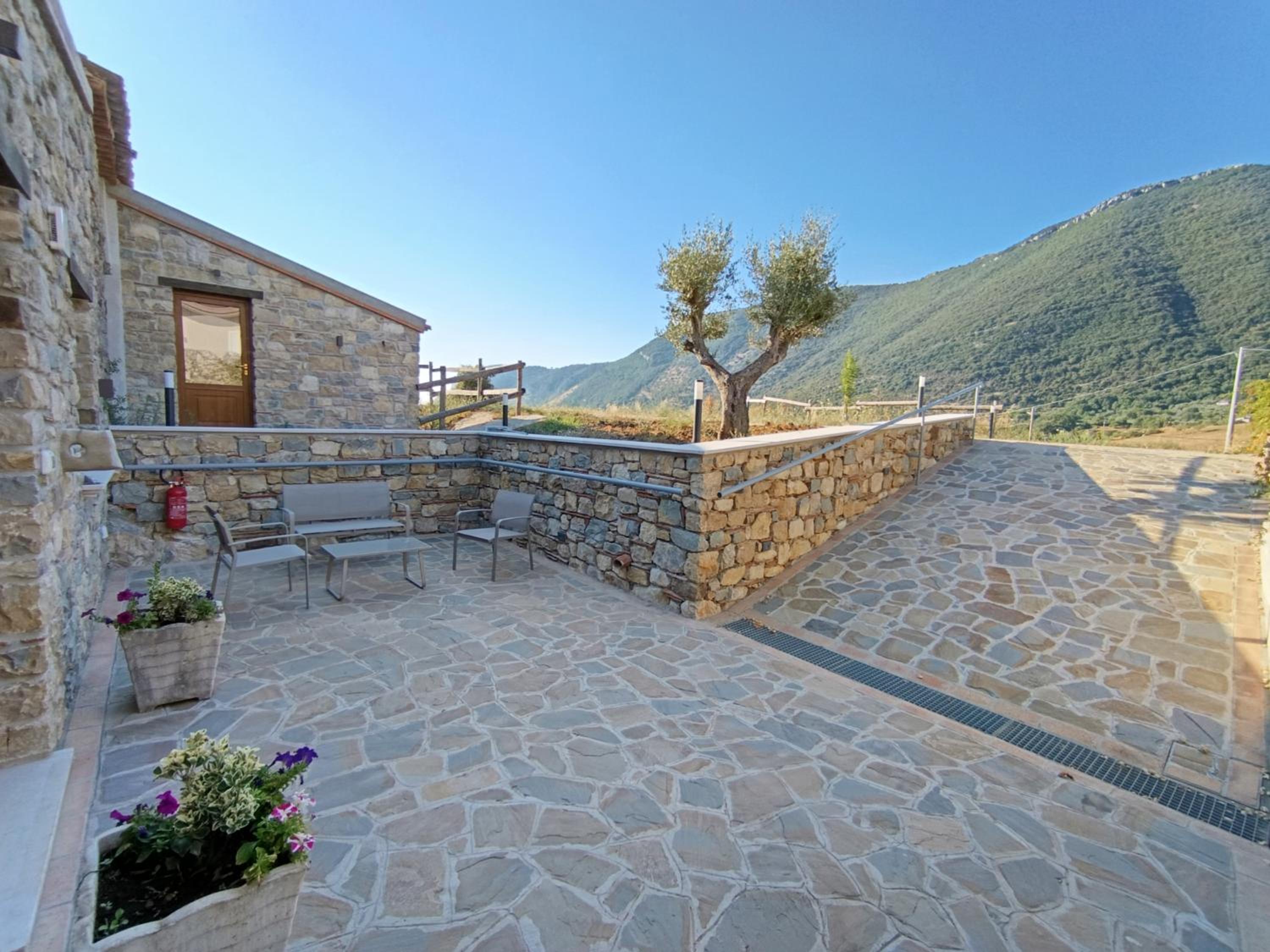 Casale Pipolo view 5