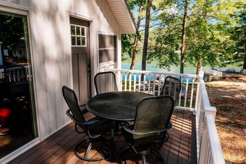 Arbutus l Bonfires l Beach l Lakefront l Pets OK! view 5
