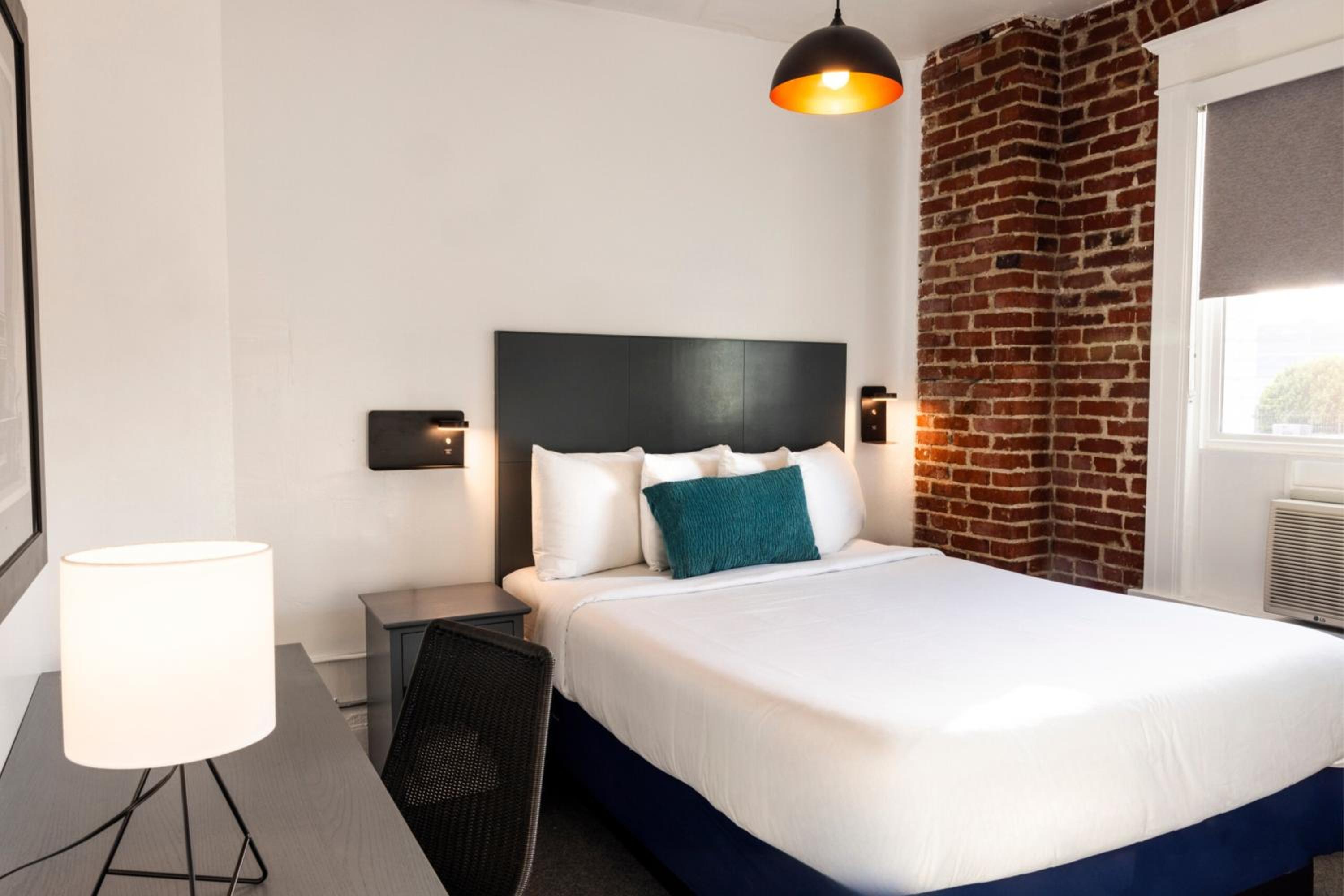 American Hotel