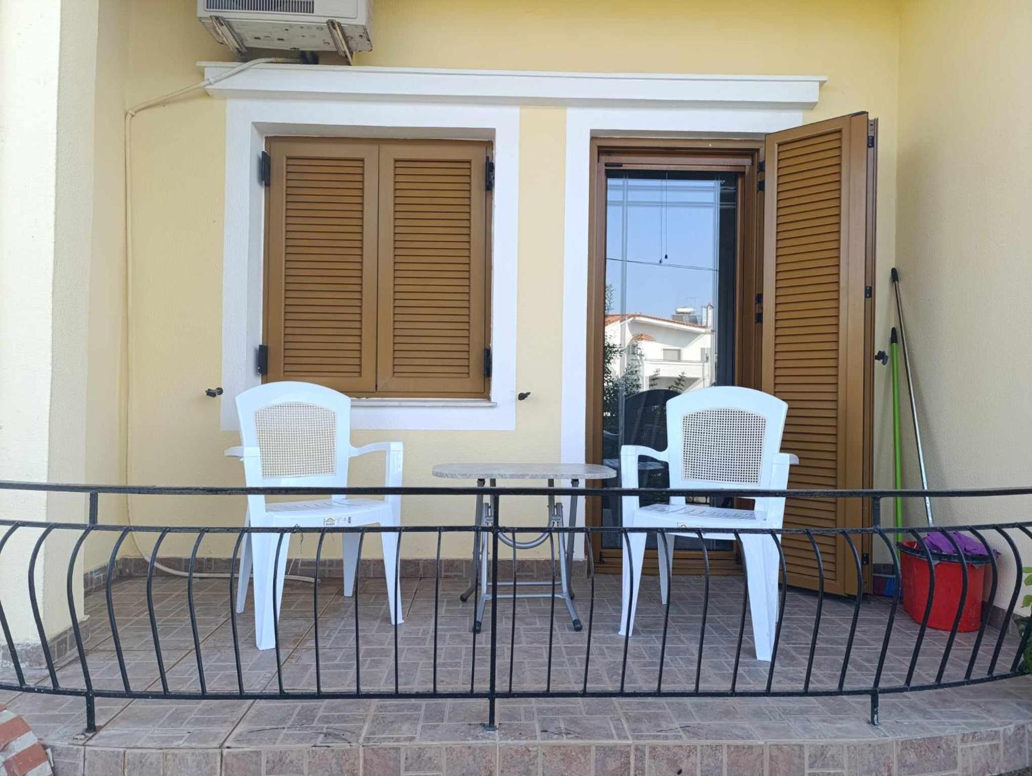 Rustic Bright Appartment near Lefkanti Beach view 4
