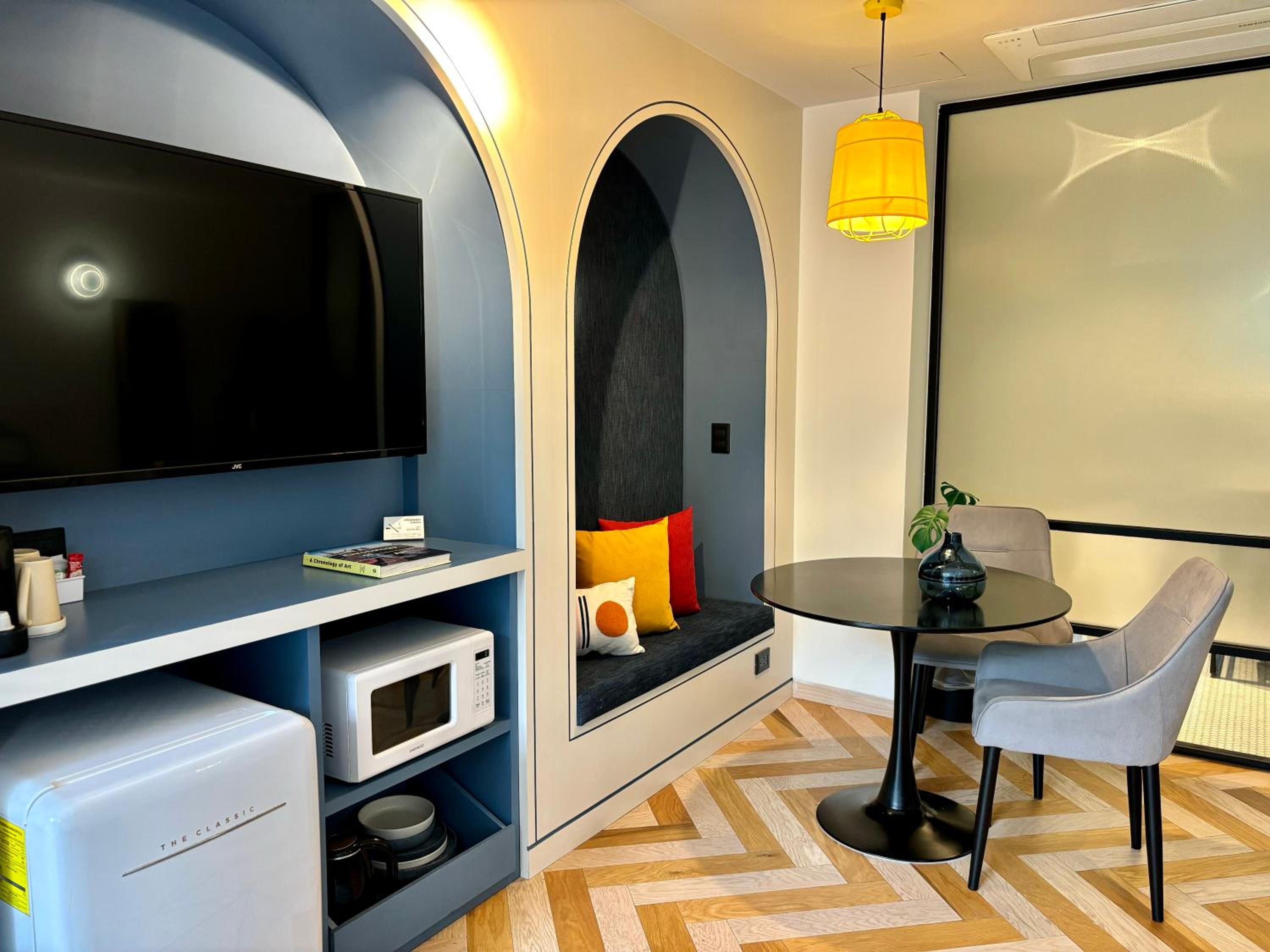 hotel room