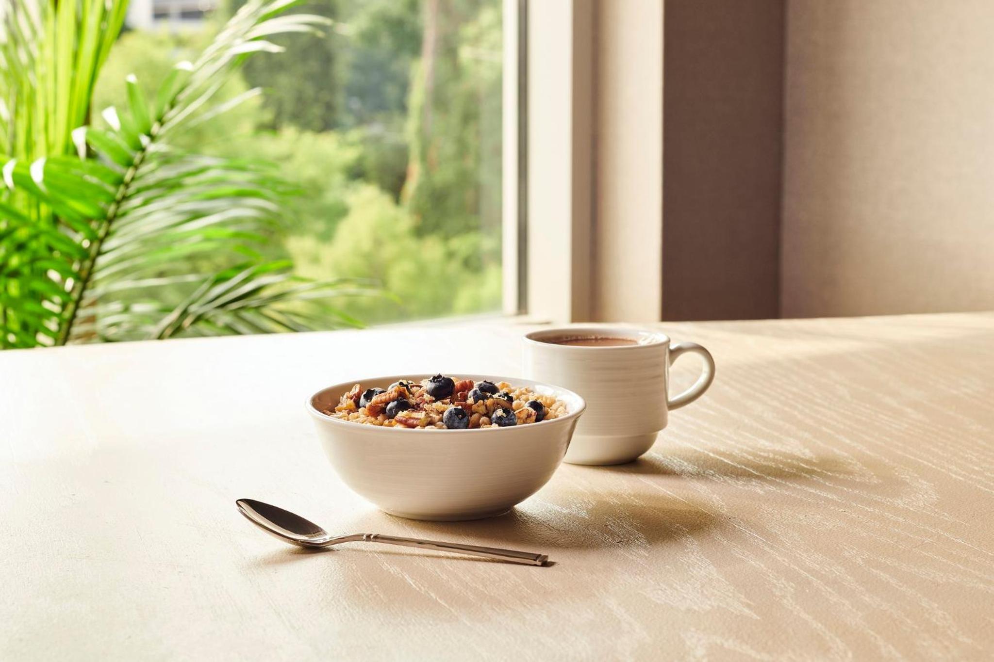 Holiday Inn Oakville Centre, an IHG Hotel - Property Image 22