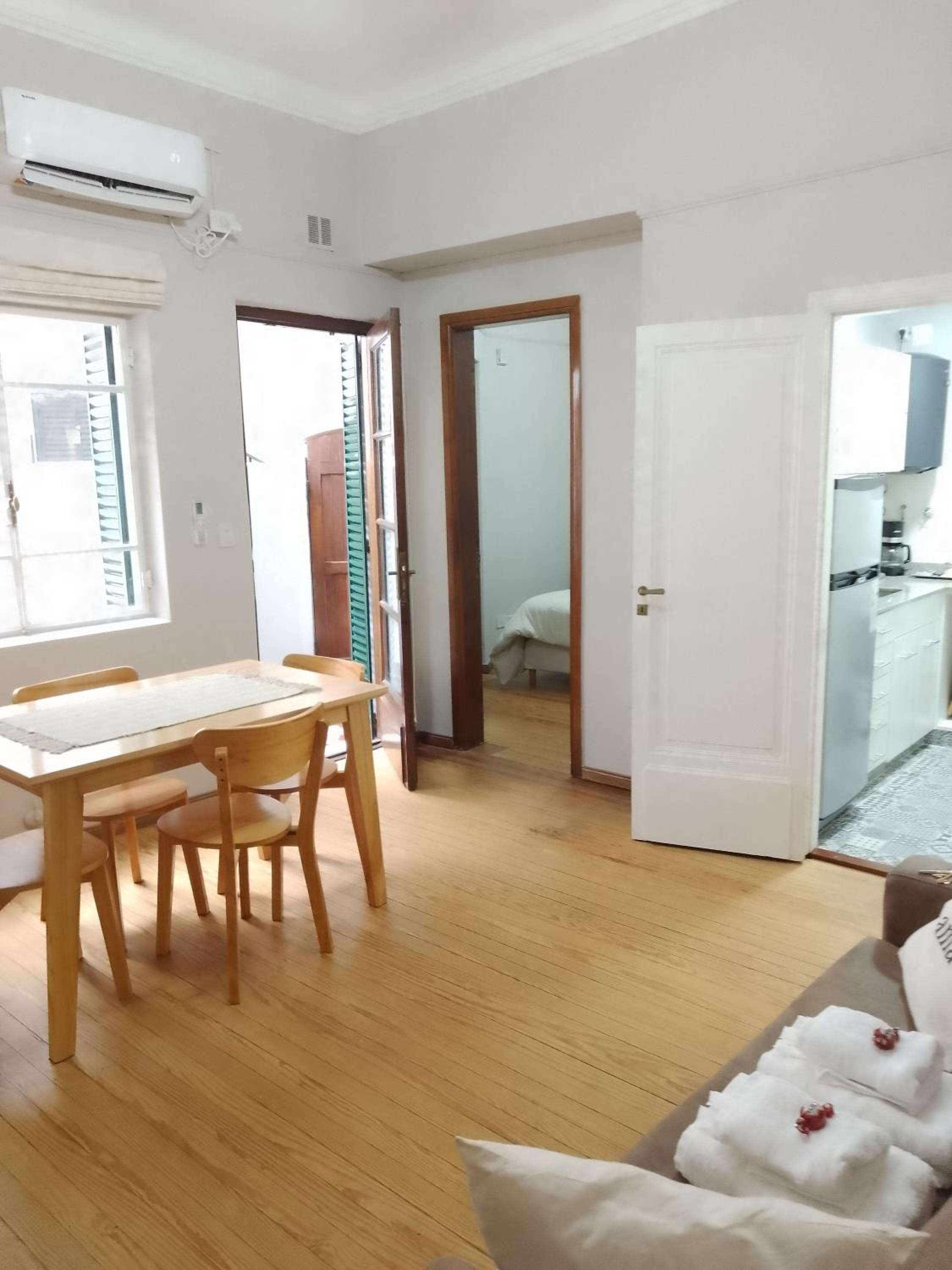Acogedor e impecable apartamento neocolonial