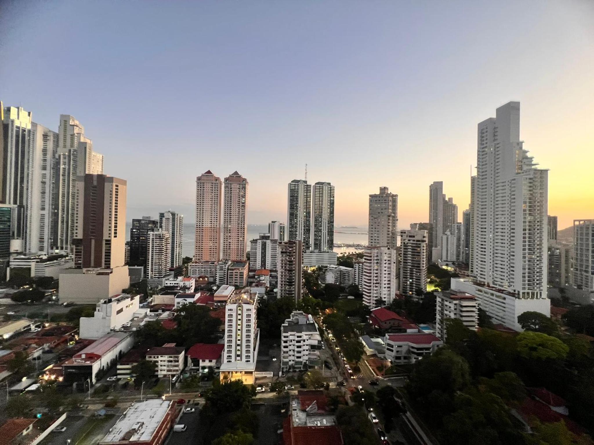Apartamento con calor de hogar 24A view 5
