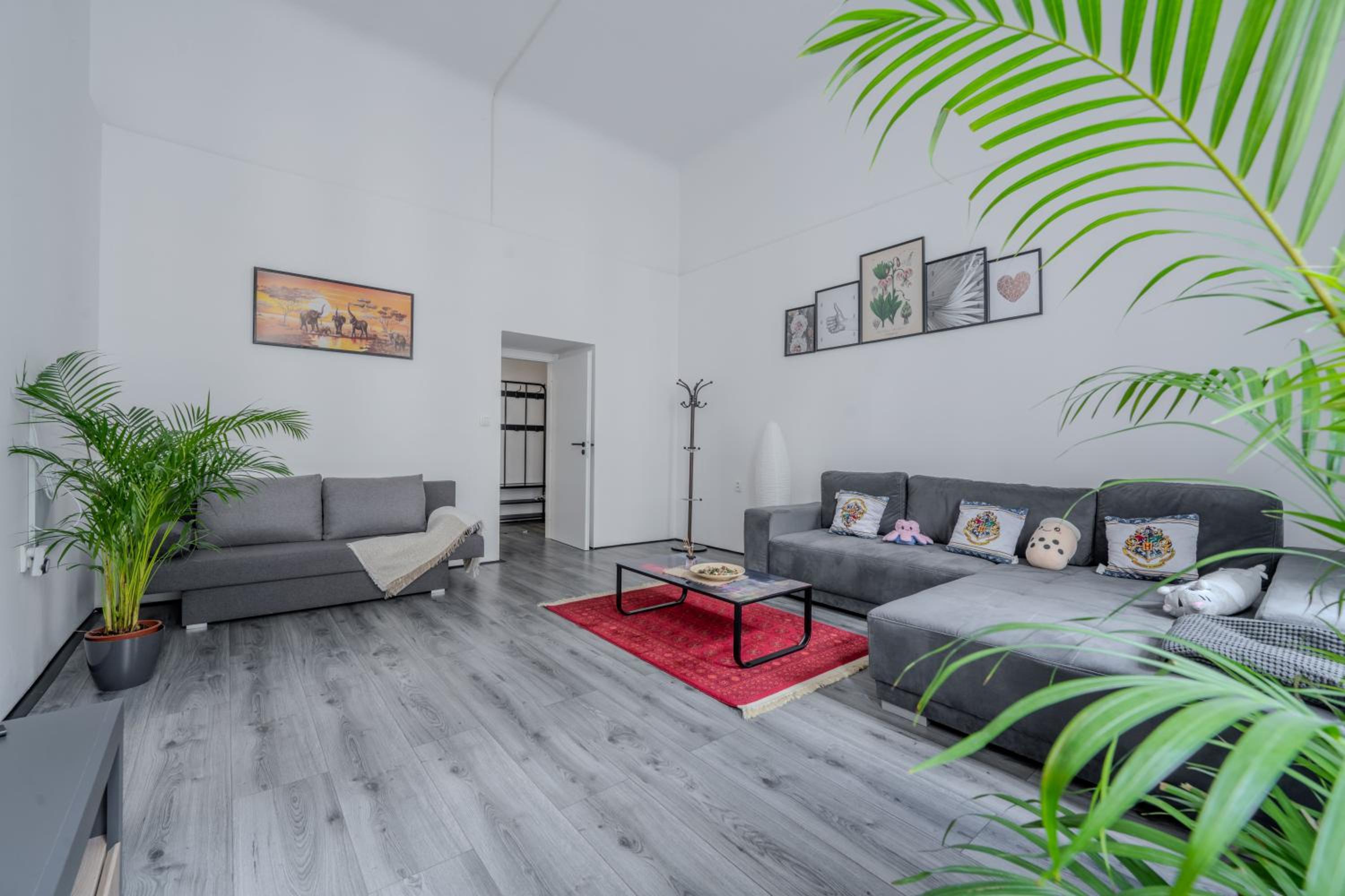 Large Historic Home by Charles Bridge & Parking