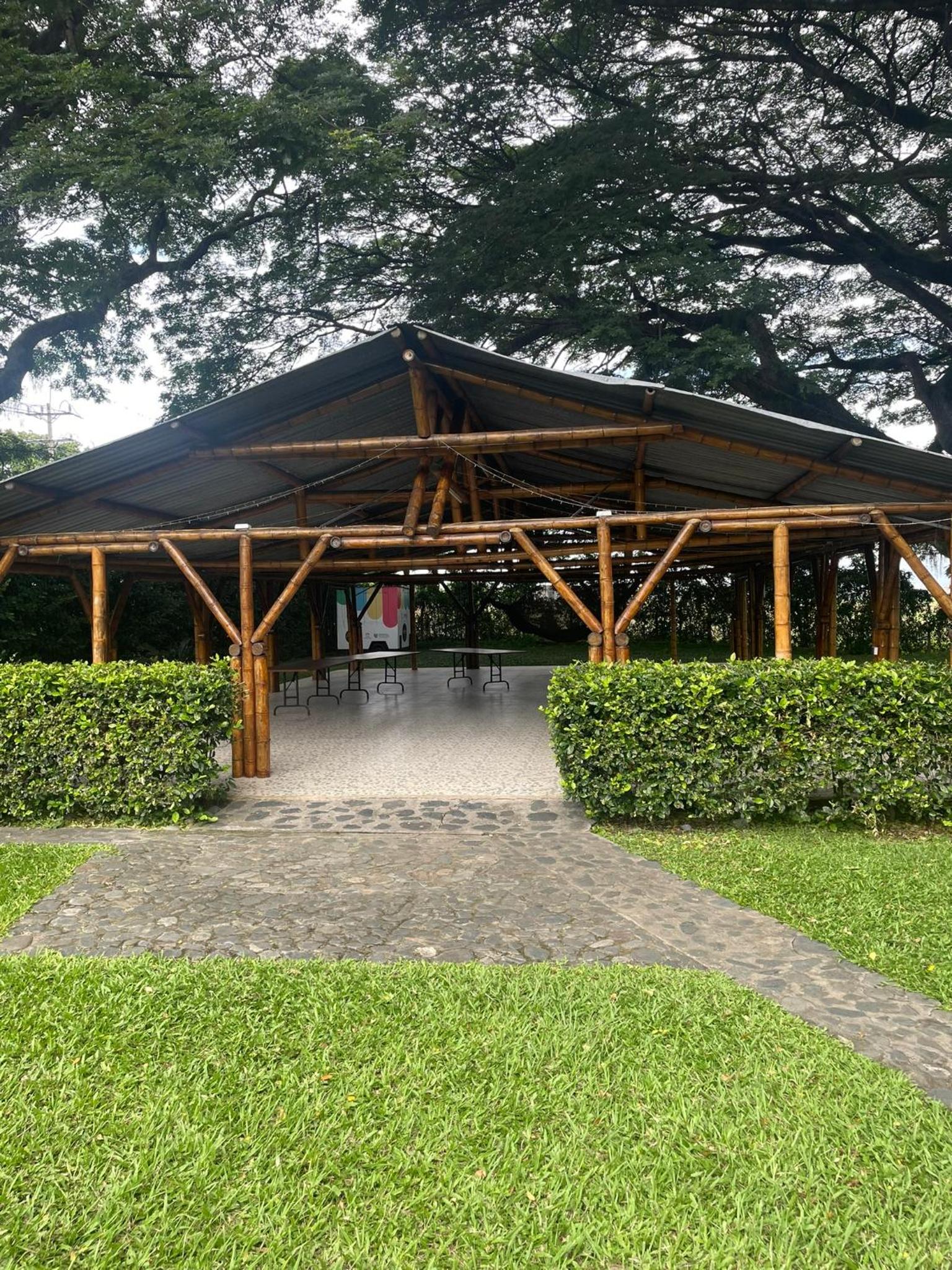 Habitacion Casa Campestre con piscina en Buga