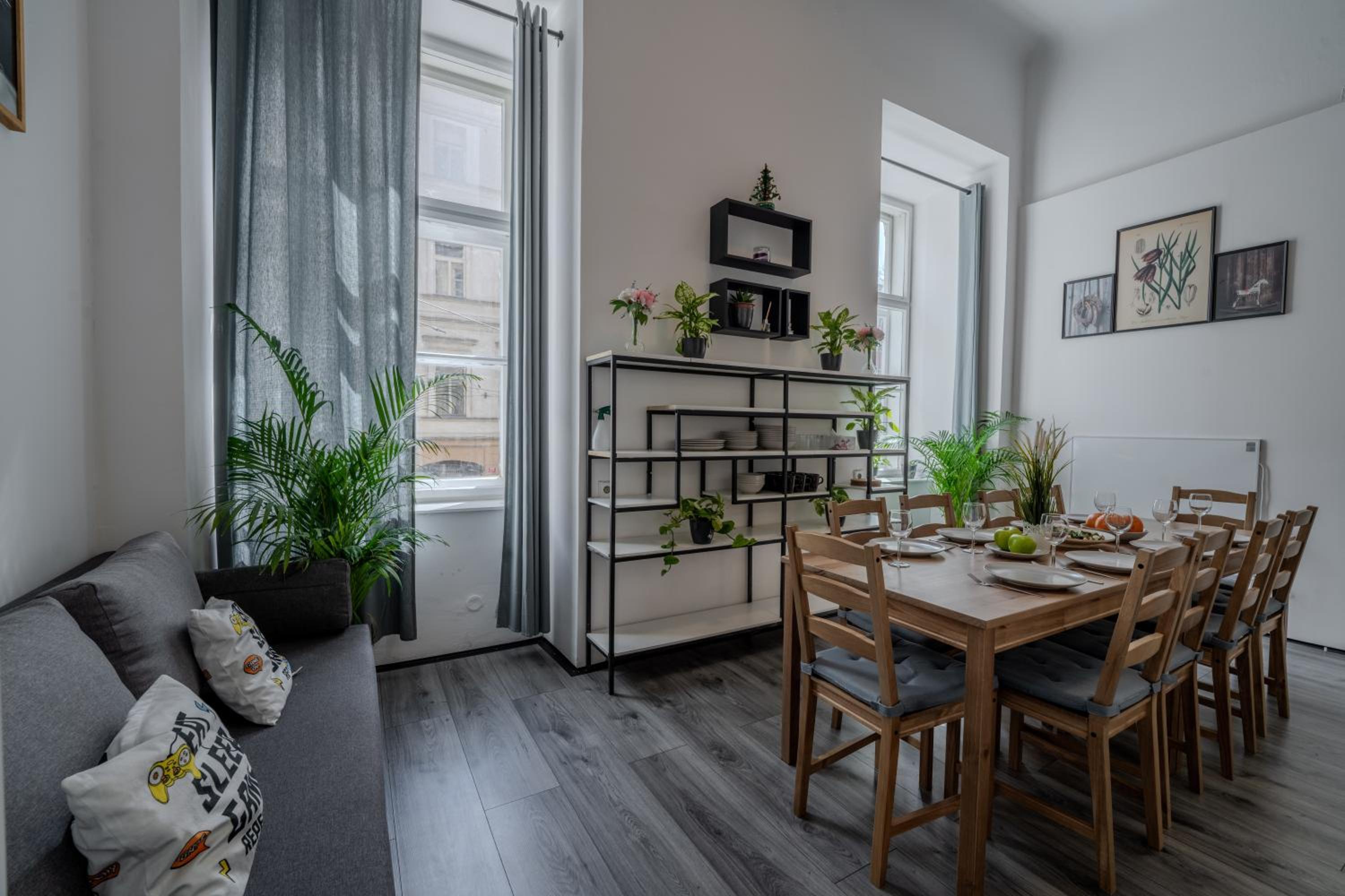 Large Historic Home by Charles Bridge & Parking