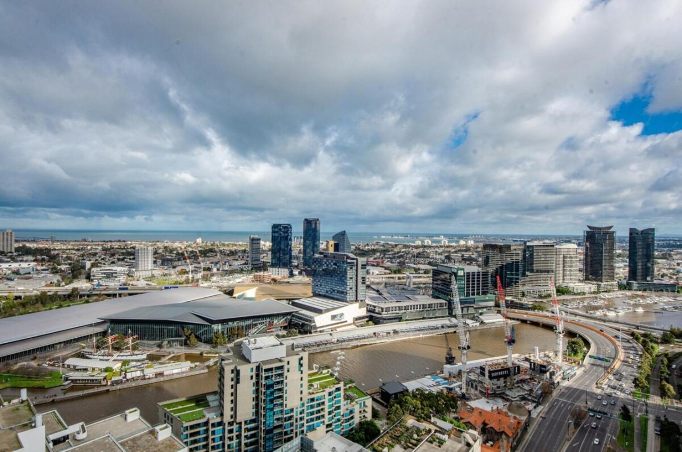 Unbeatable View 2br1ba Mq Balcony Poolgymgarde