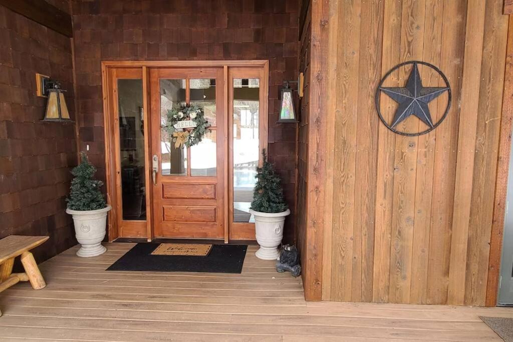 Low Tax Luxe Mountain Getaway by Aspen