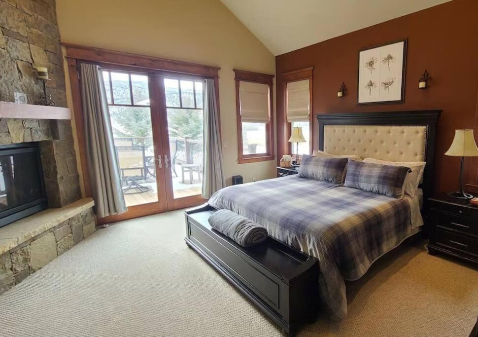 Low Tax Luxe Mountain Getaway by Aspen