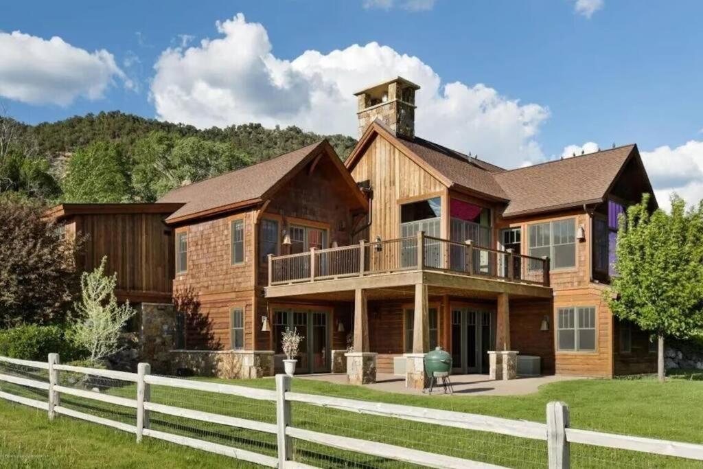 Low Tax Luxe Mountain Getaway by Aspen