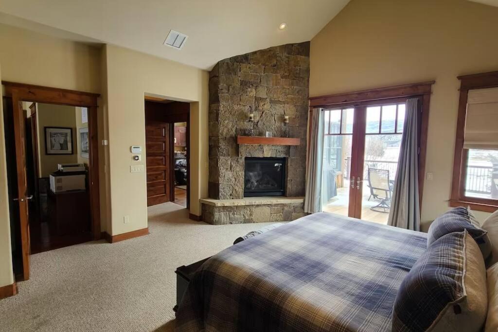 Low Tax Luxe Mountain Getaway by Aspen