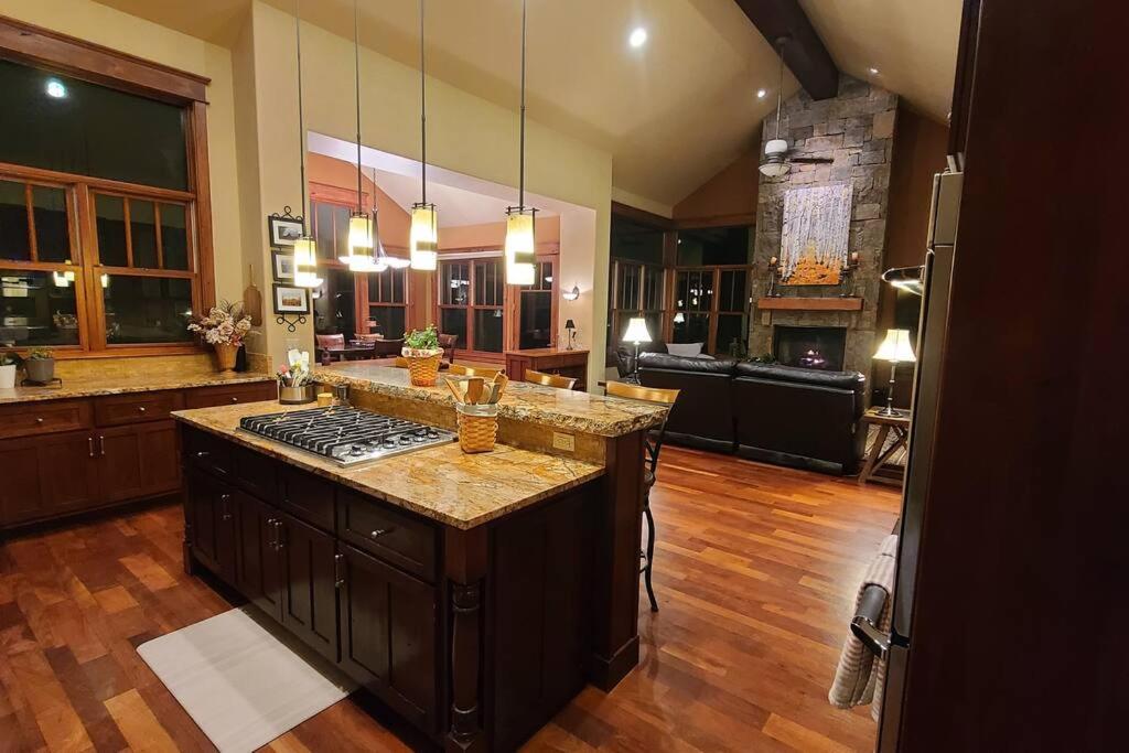 Low Tax Luxe Mountain Getaway by Aspen