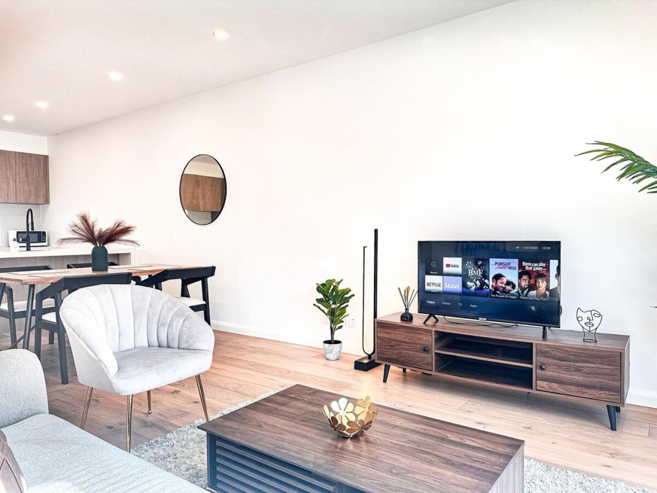 Brand New Modern 3br2ba Townhouse Glen Waverley