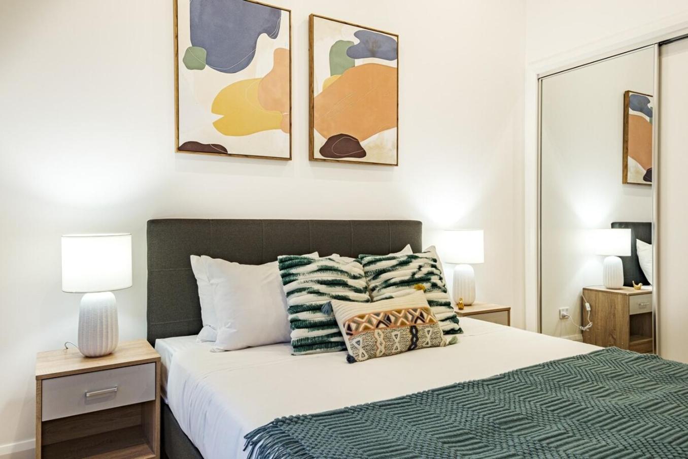 Brand New Modern 3br2ba Townhouse Glen Waverley