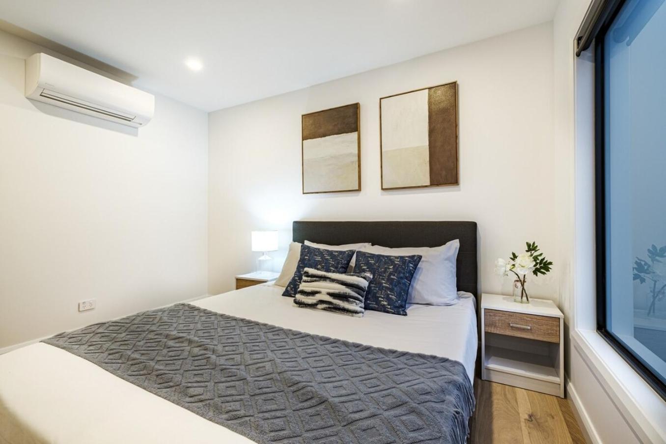 Brand New Modern 3br2ba Townhouse Glen Waverley