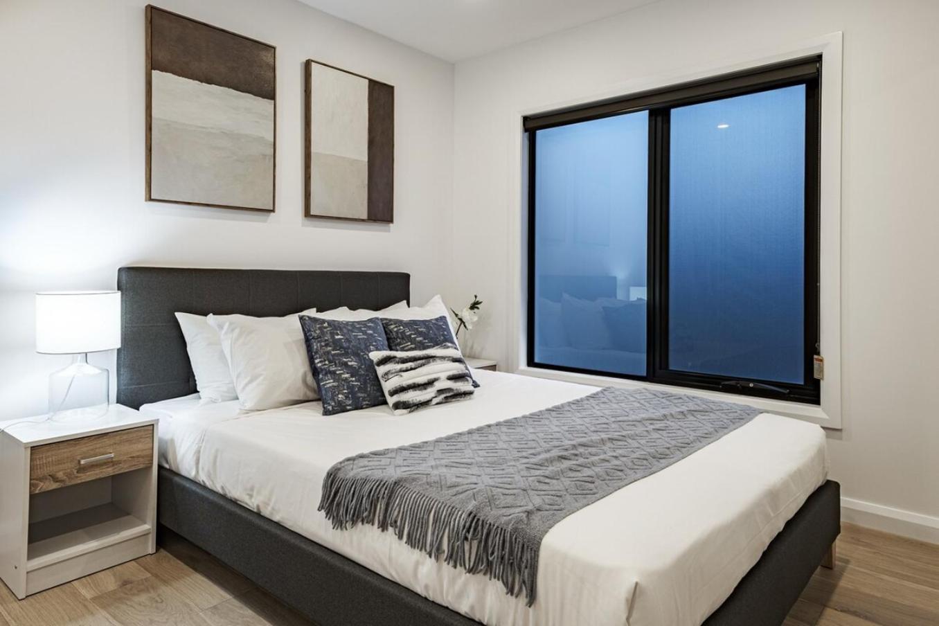 Brand New Modern 3br2ba Townhouse Glen Waverley