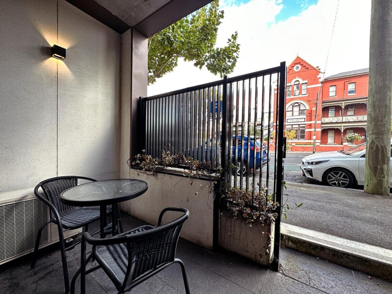 Stunning Courtyard 2br1ba North Melbourneparking