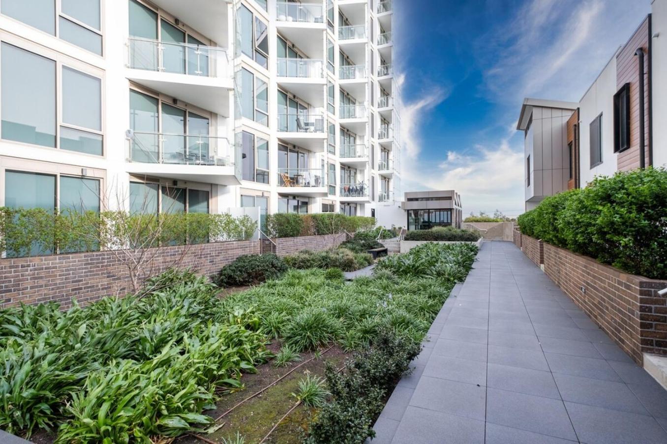 Stunning 2br Loft Maribyrnongfree Parkingbalcony