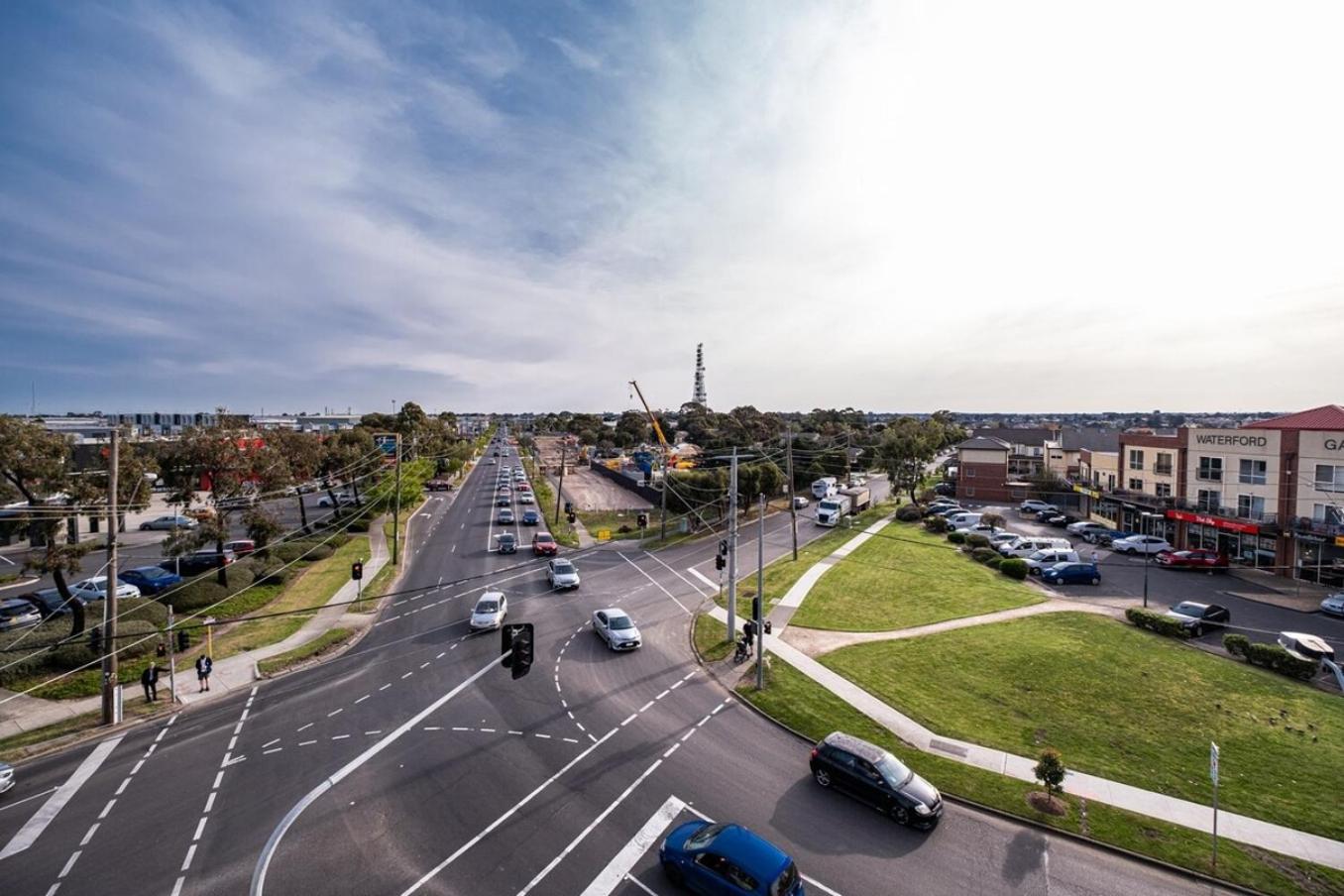 Stunning 2br Loft Maribyrnongfree Parkingbalcony