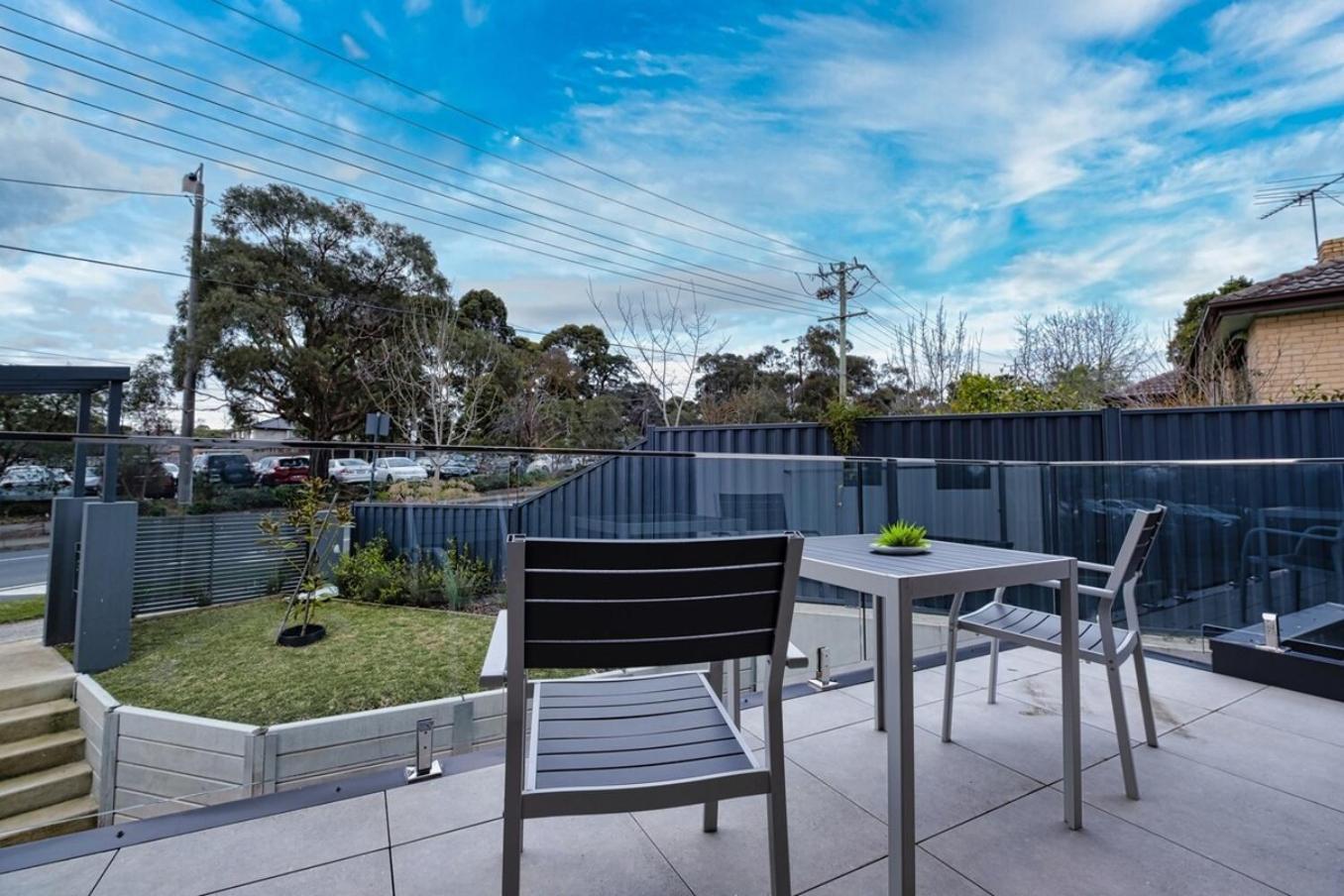 Brand New Modern 3br2ba Townhouse Glen Waverley