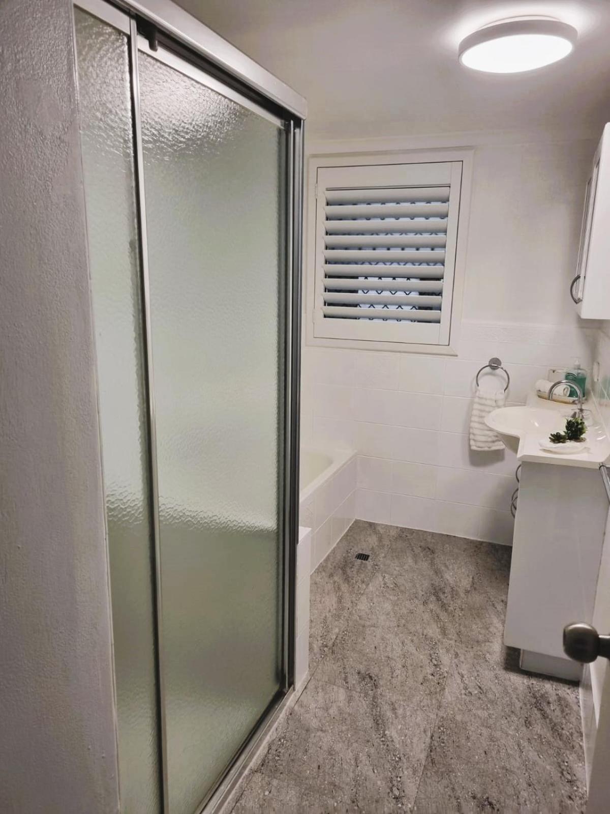 The Poplars, Pool Access Getaway