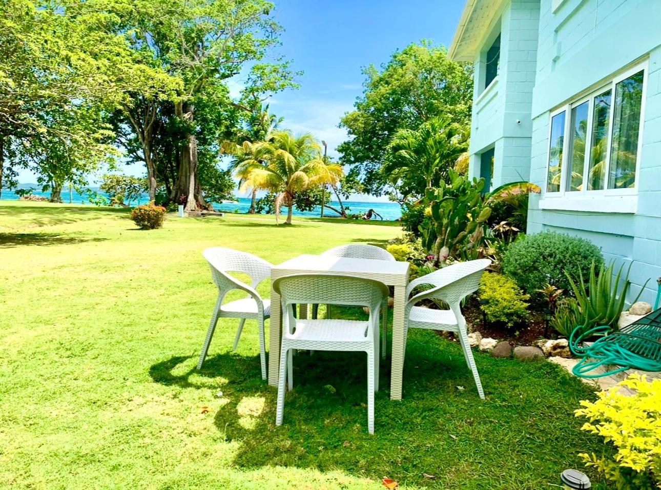 Casa Mire-Lee, Seaside Serenity at Negril 7 miles Beach, Point Village view 5
