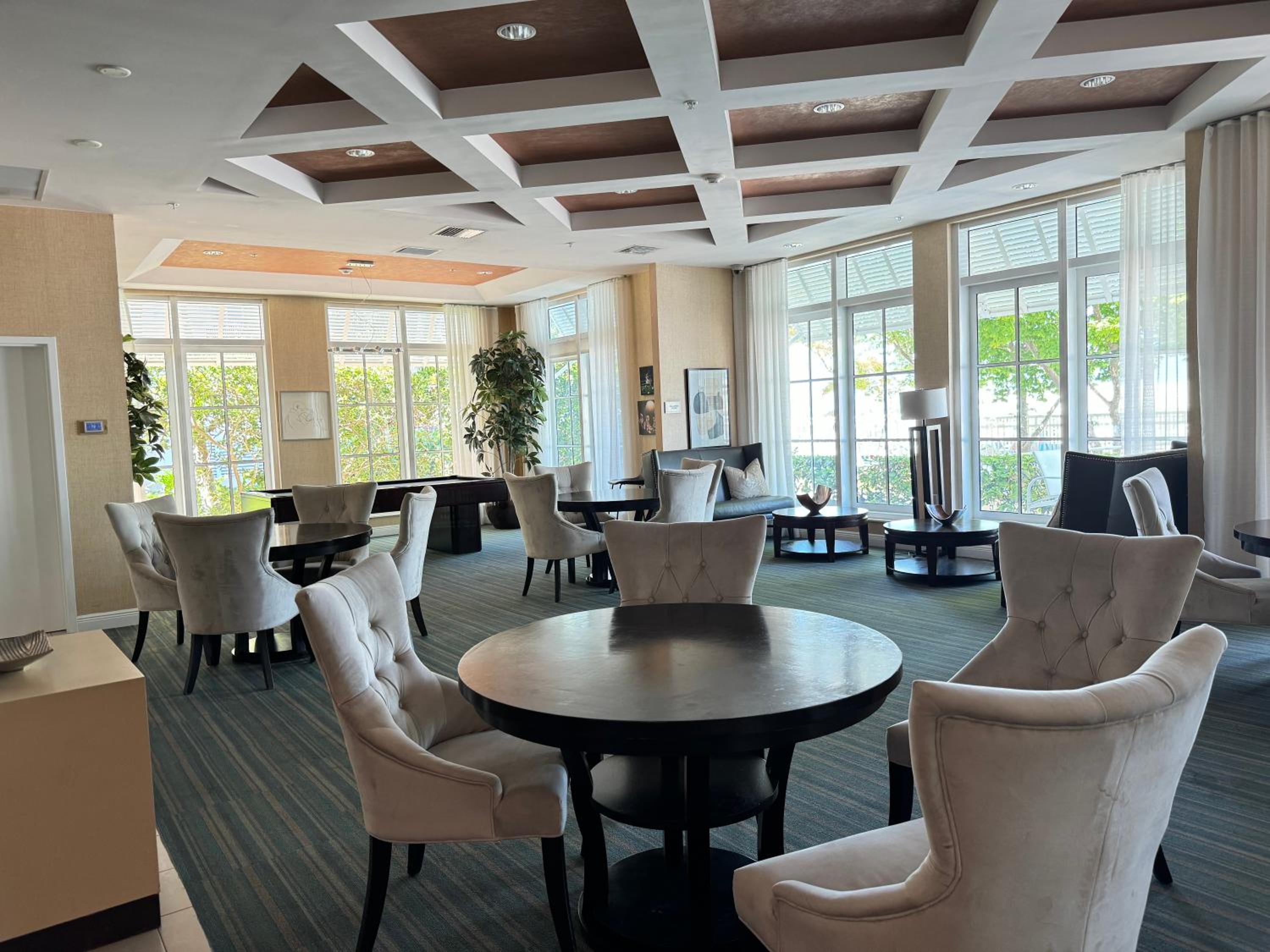 Luxury Oasis Suite