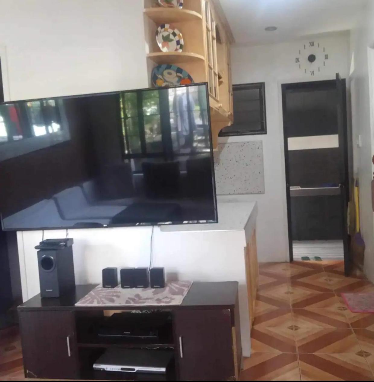 1 bedroom townhouse view 4