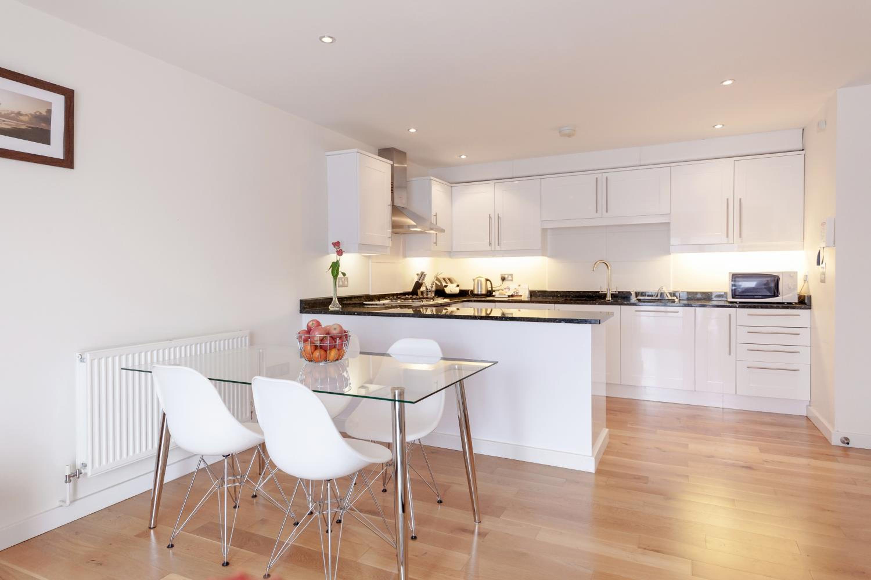 Roomspace Serviced Apartments - Marquis Court view 4