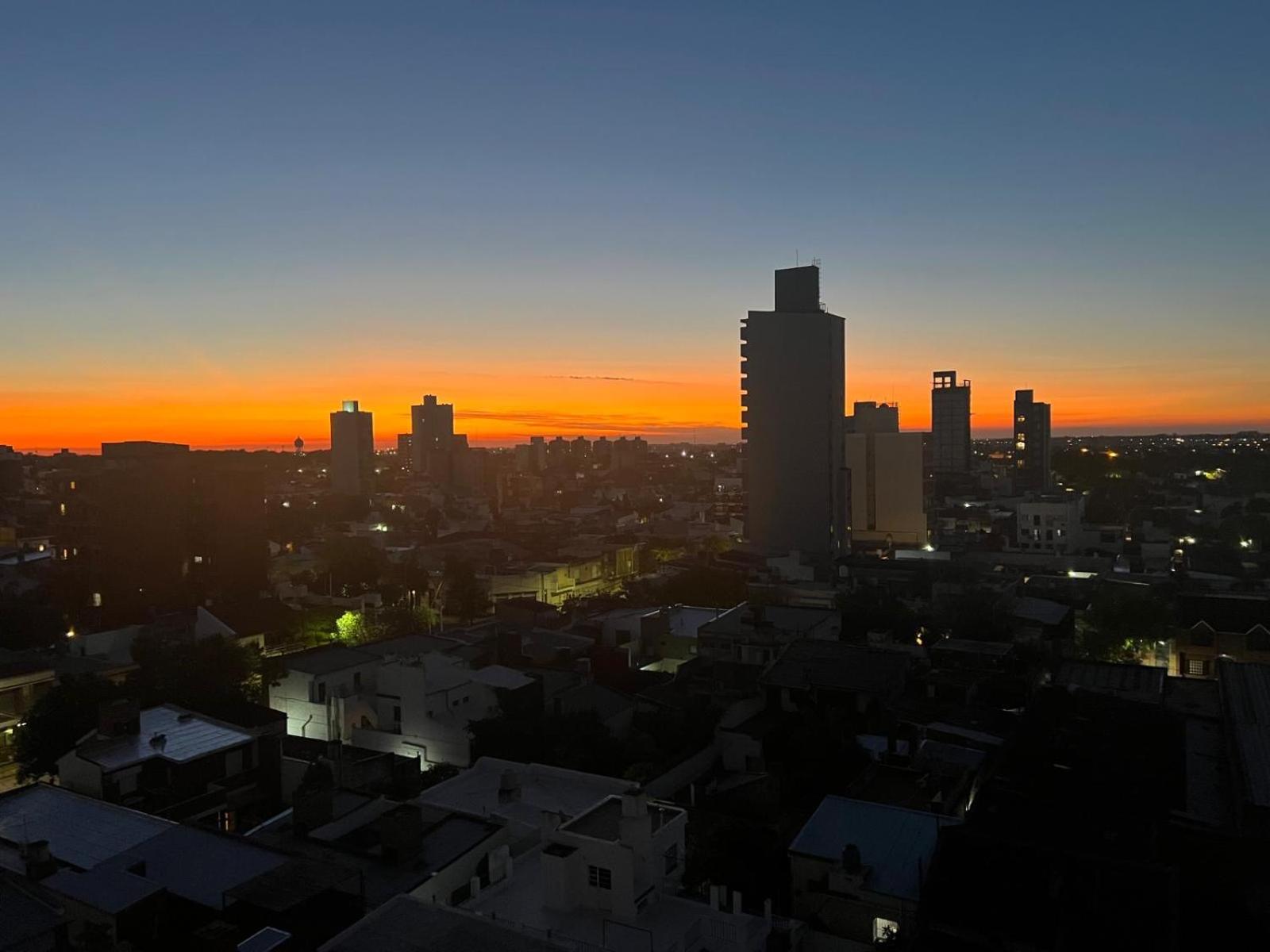 Hermoso apartamento con cochera en el centro!