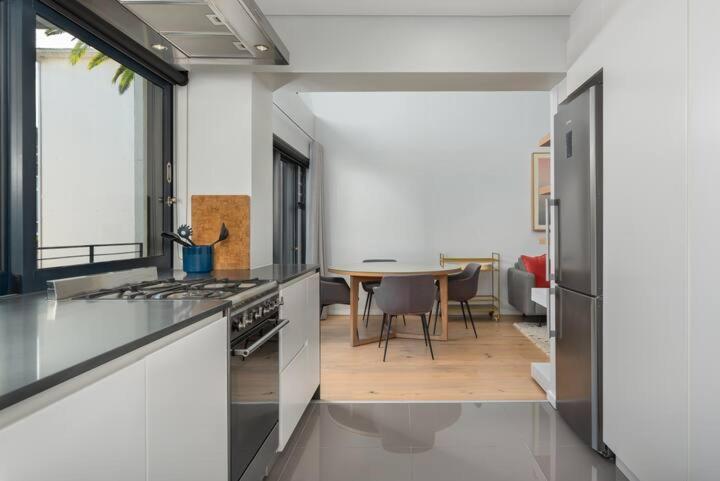 Lovely Sea View Duplex Sea Point