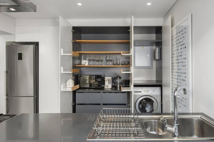 Lovely Sea View Duplex Sea Point