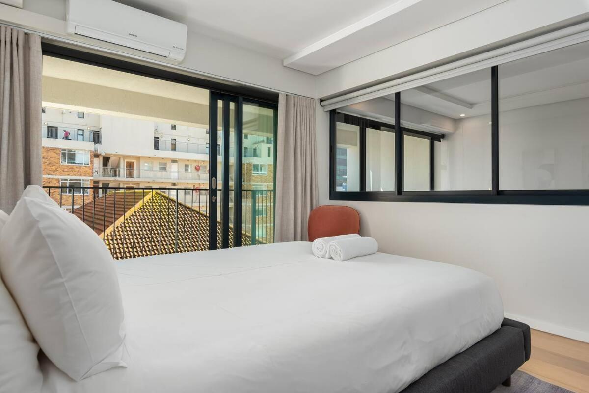 Lovely Sea View Duplex Sea Point