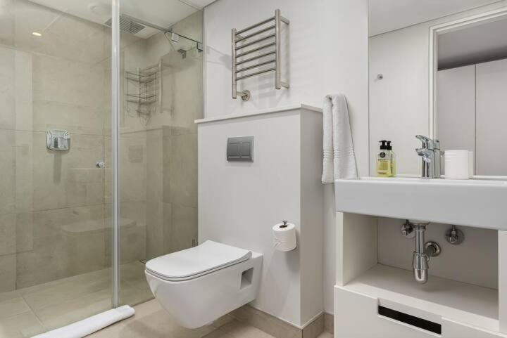 Lovely Sea View Duplex Sea Point
