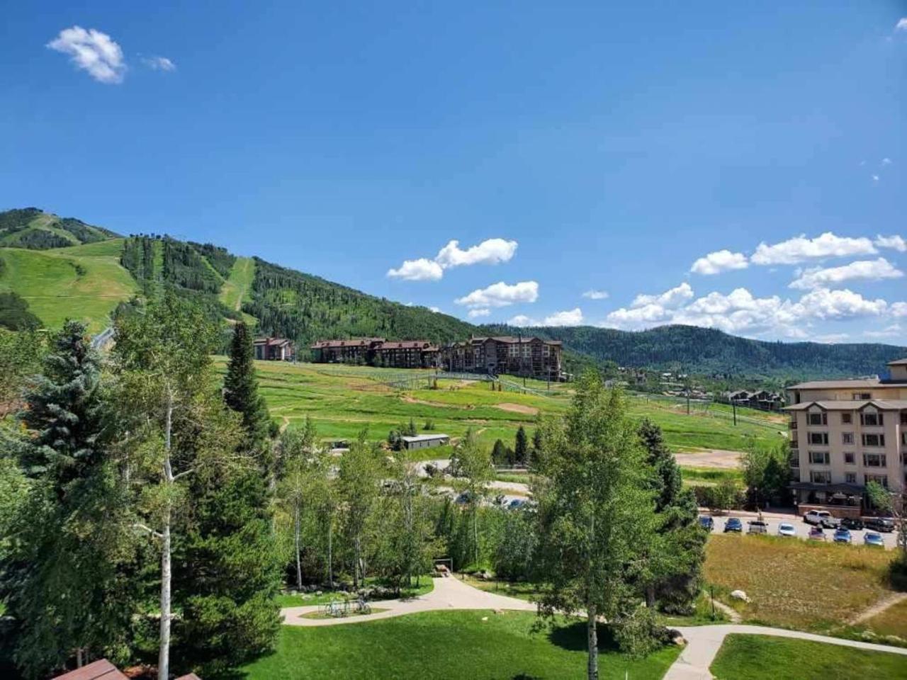 Hotel Fantastic Steamboat Location With Amazing Views - Image 1