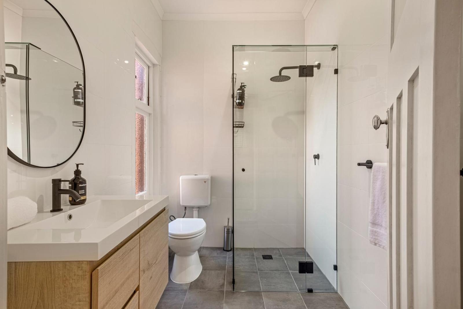 Lovely 2 bedroom apartment - easy walk to the CBD