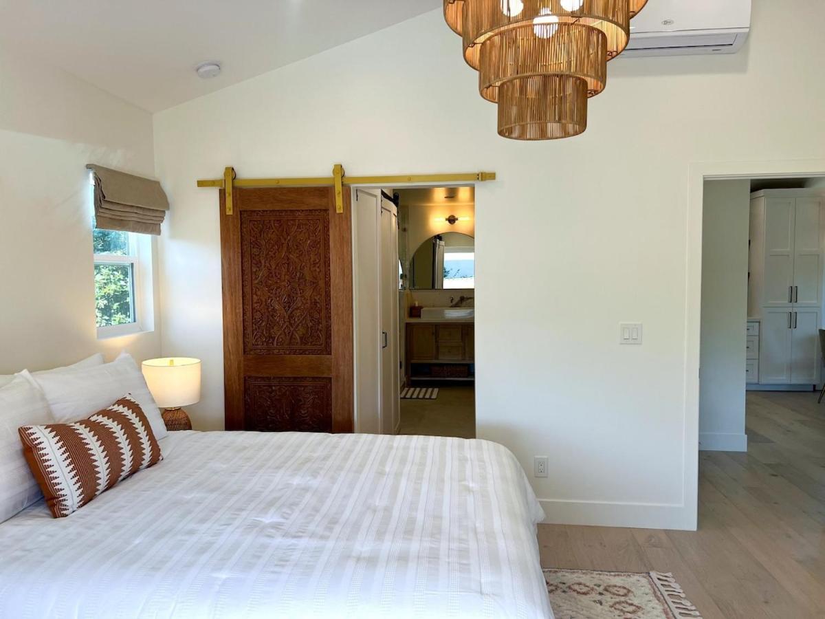 Luxurious Suite with Balcony view 2