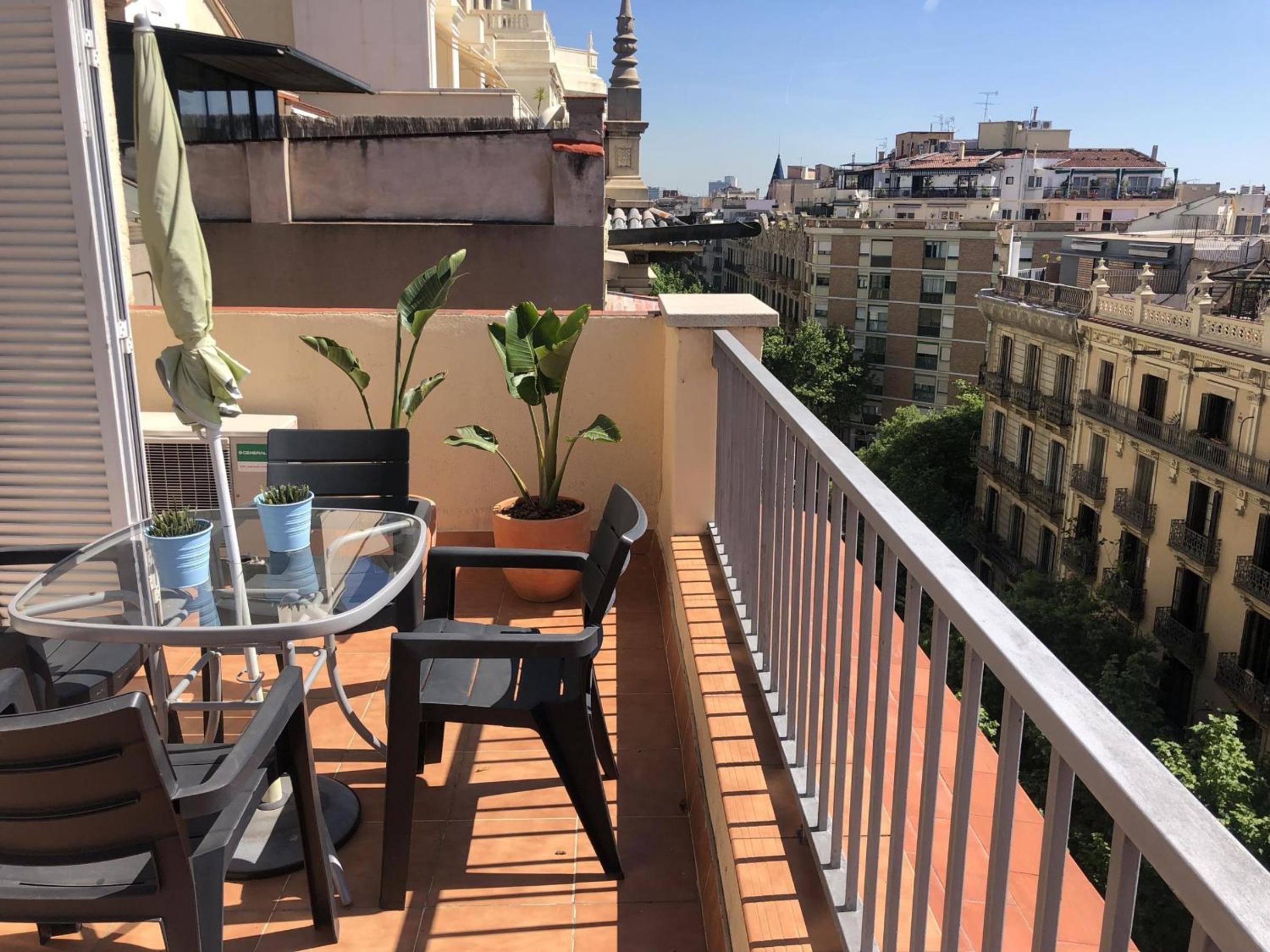 Apartamento con terraza privada y Wifi en el corazón de Barcelona - ES-341-5