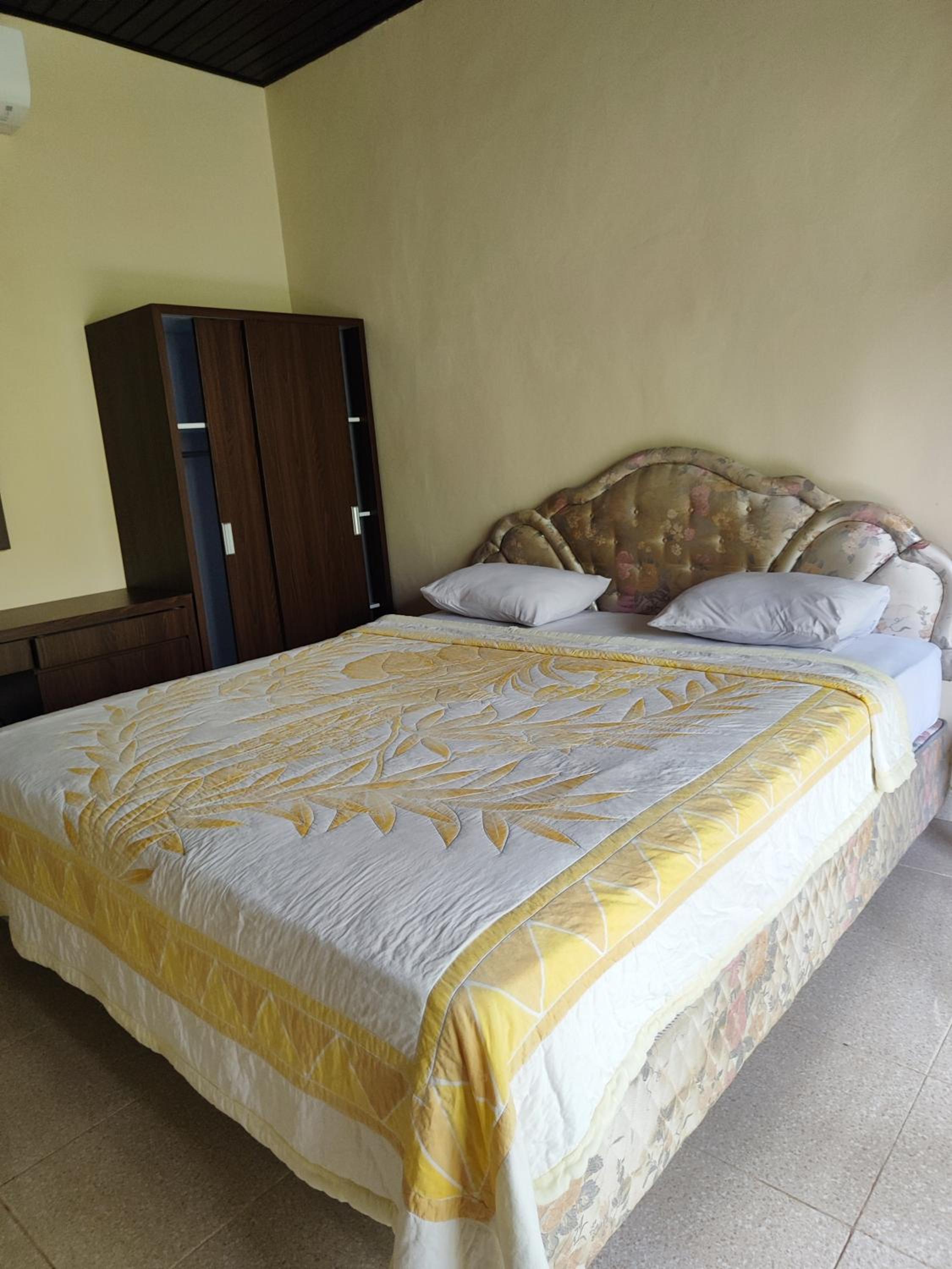 Adus Beach Inn