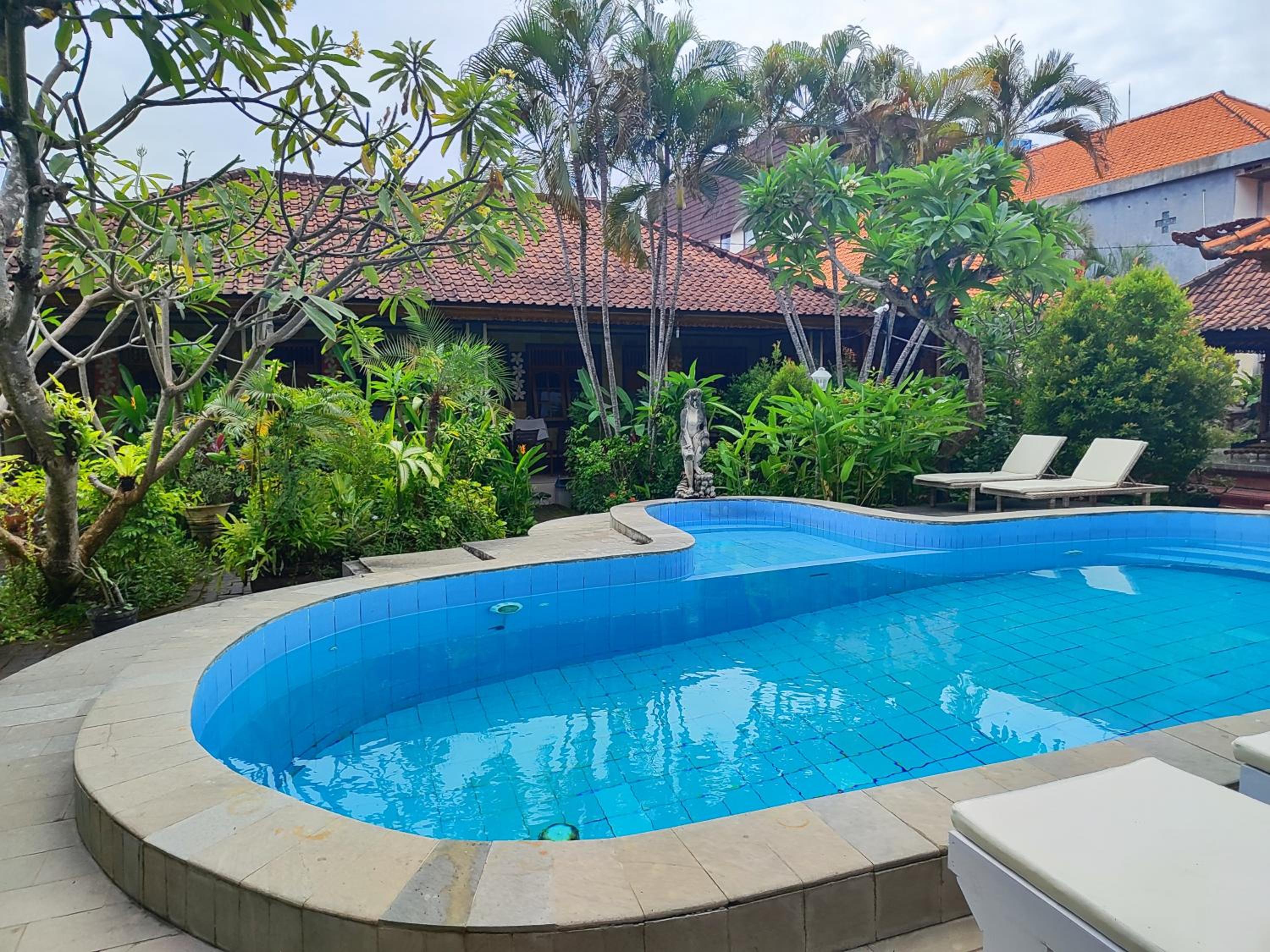 Adus Beach Inn