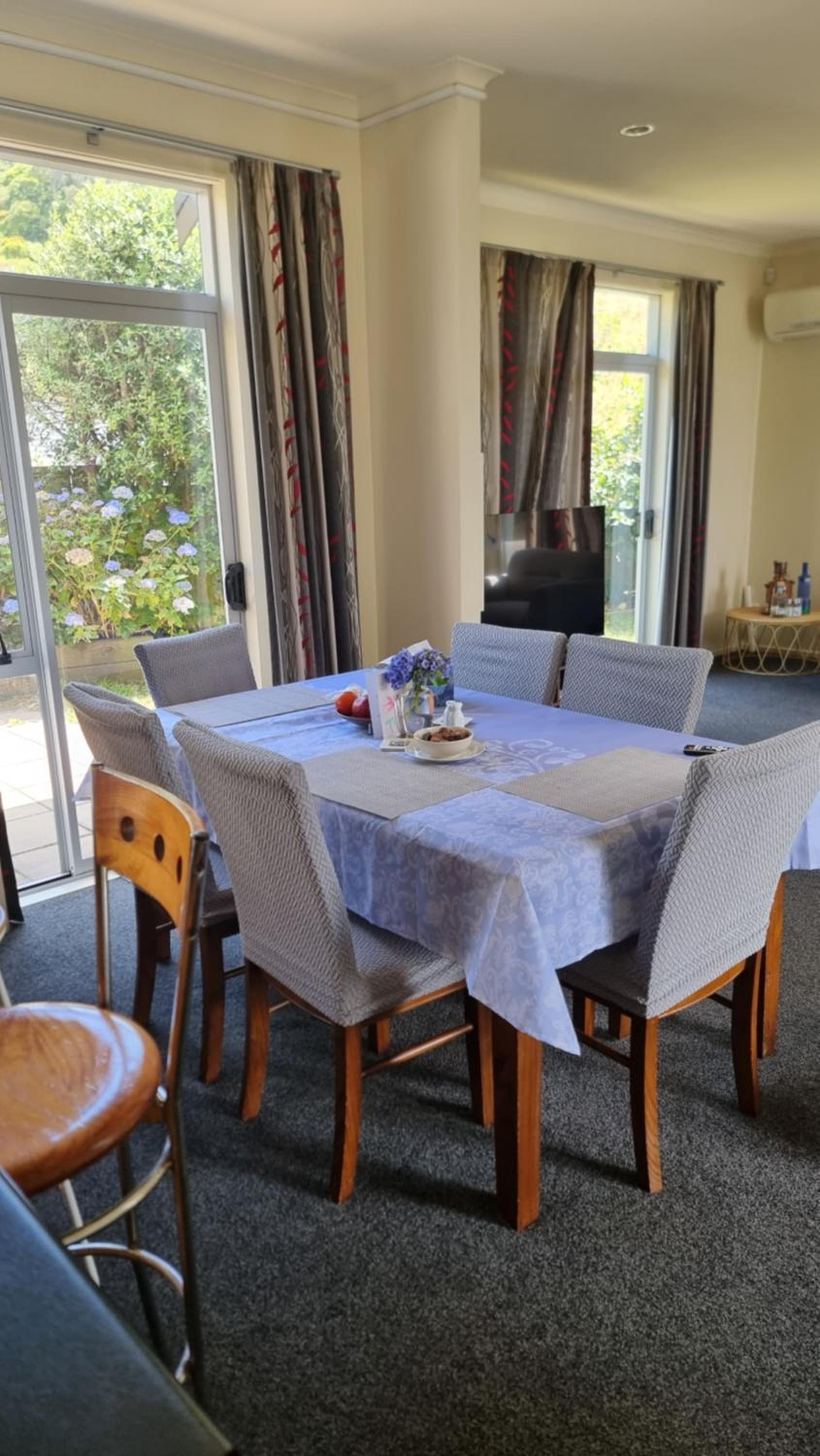 Home stay - Double Bed at Churton Park view 3