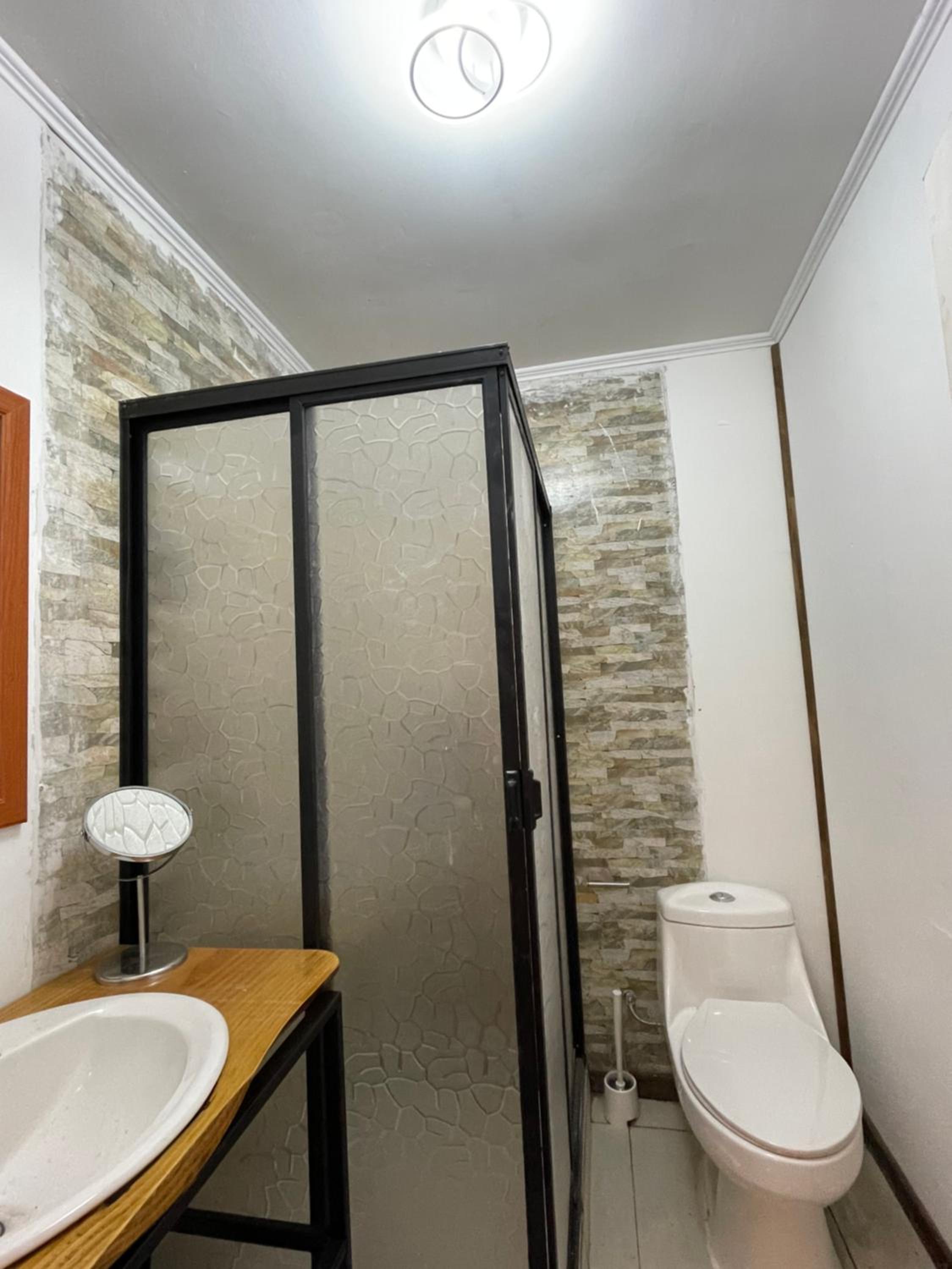 Cabaña para 4 con bosque y río Pucon